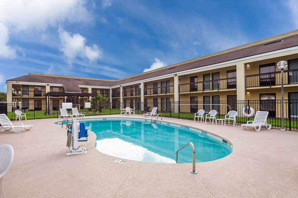 Quality Inn Coliseum - photo 25