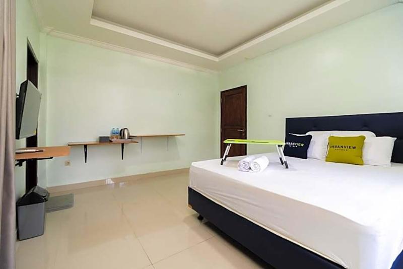 Urbanview Hotel Kampung Istal Megamendung Puncak by RedDoorz