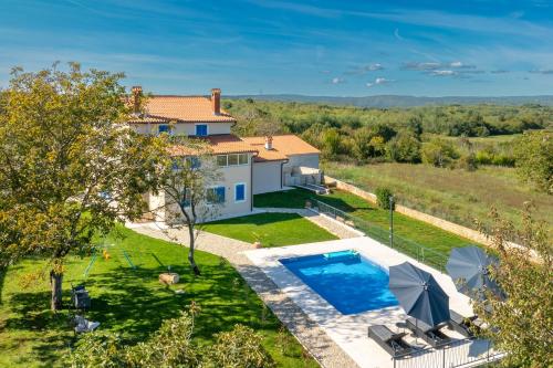 Villa Francesca — 4-Star Luxury Hotel in Nedescina, Croatia