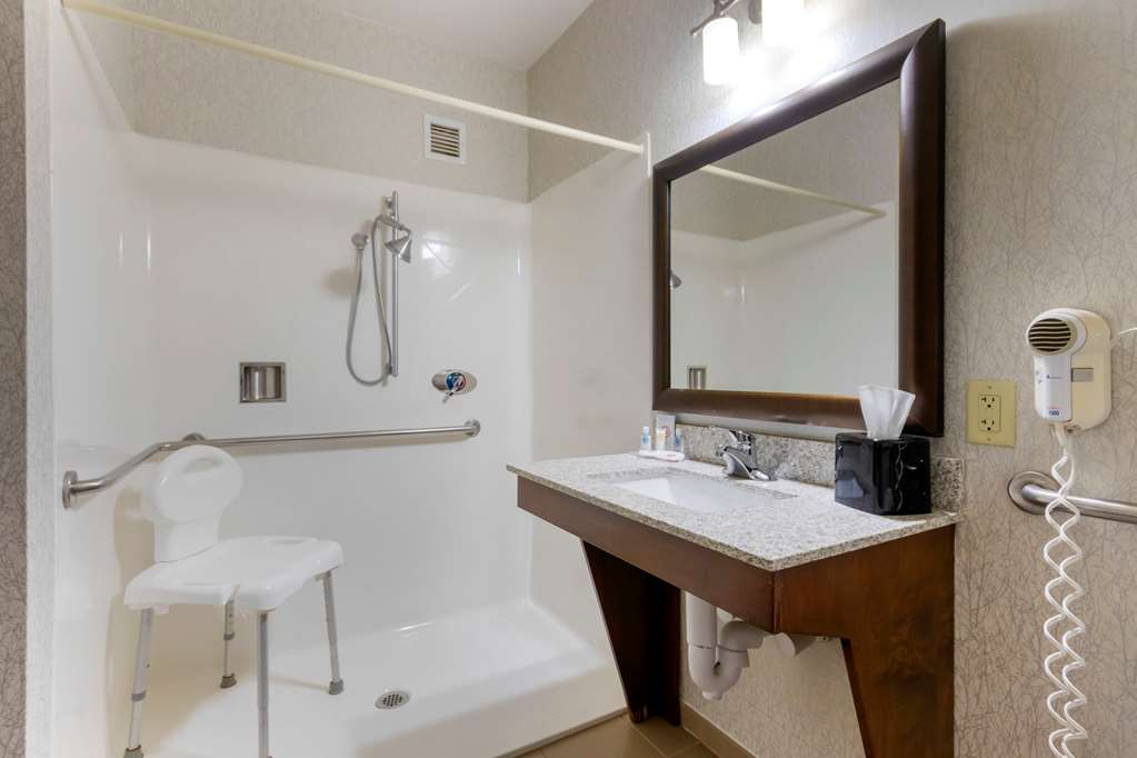 Comfort Inn & Suites Market Airport - photo 8