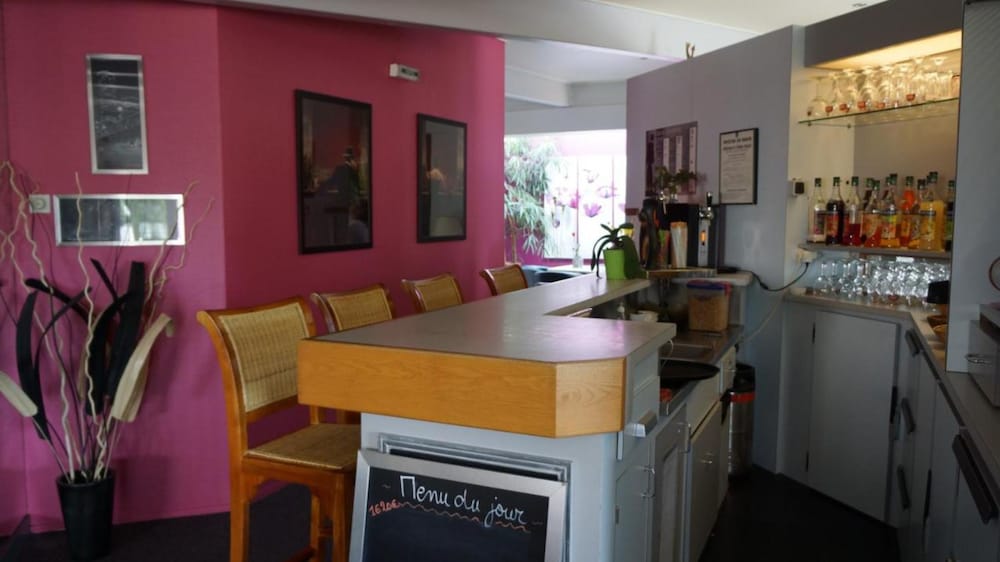 Hotel Restaurant Charme en Beaujolais — Belleville — photo 2