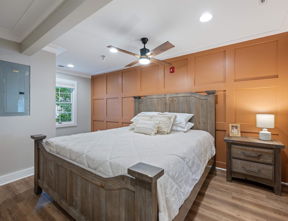 Carters Court Serene Suite — 4-Star Luxury Hotel in Franklin, United States