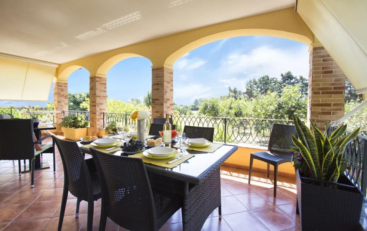 Alghero Villa Mistral Per 7 Persone Terrazza Bbq AC Wifi — 4-Star Luxury Hotel in Alghero, Italy