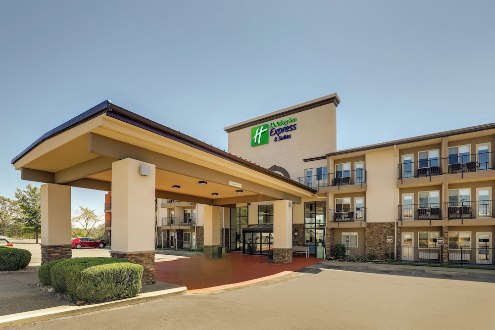 Holiday Inn Express Hotel & Suites Branson 76 Central by IHG - photo 44