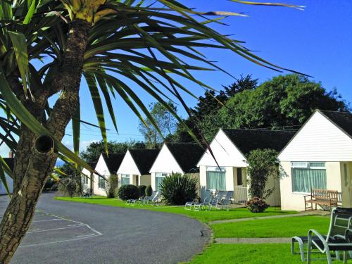 Golden Acre Jurassic Coastal Lodges — 4-Star Luxury Hotel in Bridport, United Kingdom