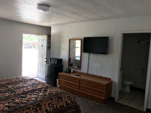 Budget Inn Greenville - photo 14