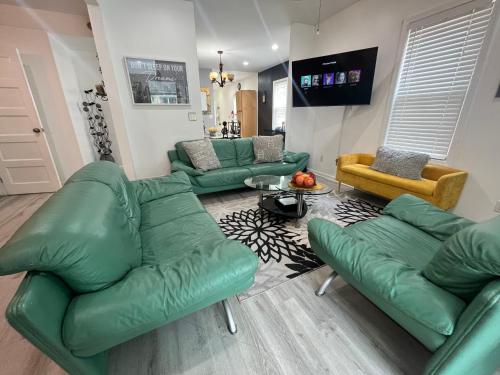 Spacious 3 bedroom close to NYC — 4-Star Luxury Hotel in North Bergen, United States