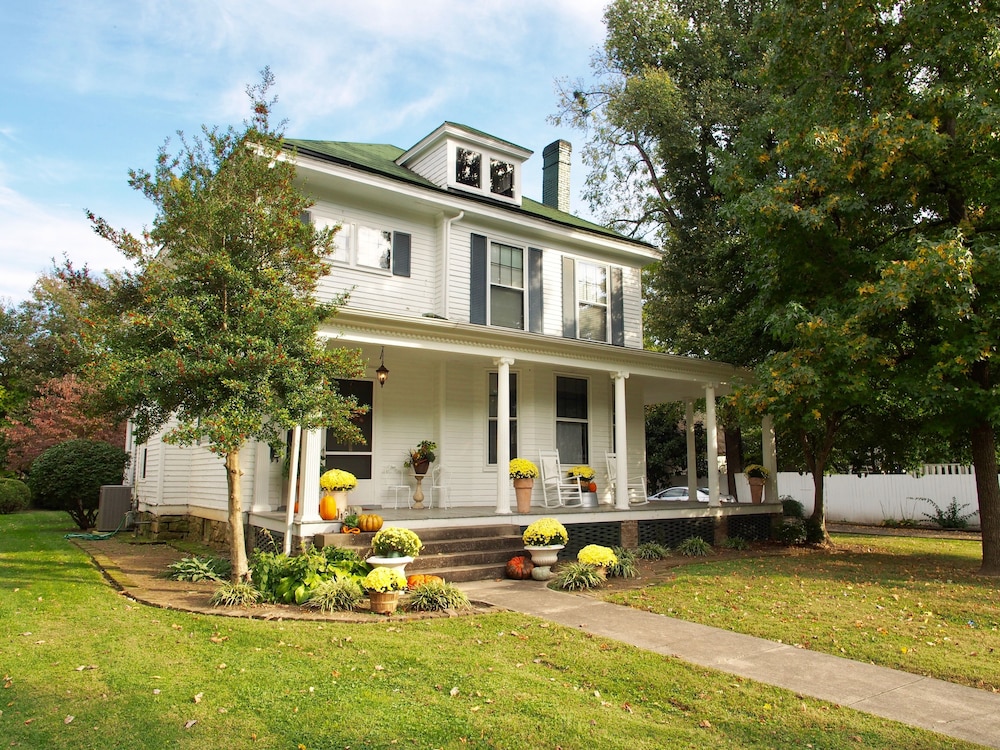 Danvilles Delight - last minute hotel in Danville