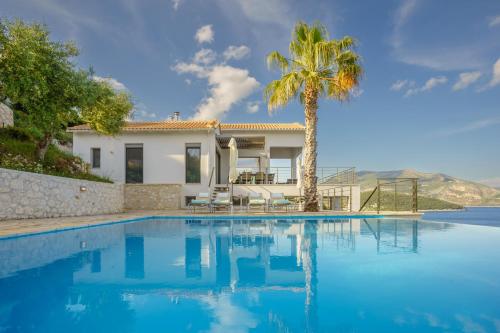 Santopaz Suites - carbon neutral hotel in Oia