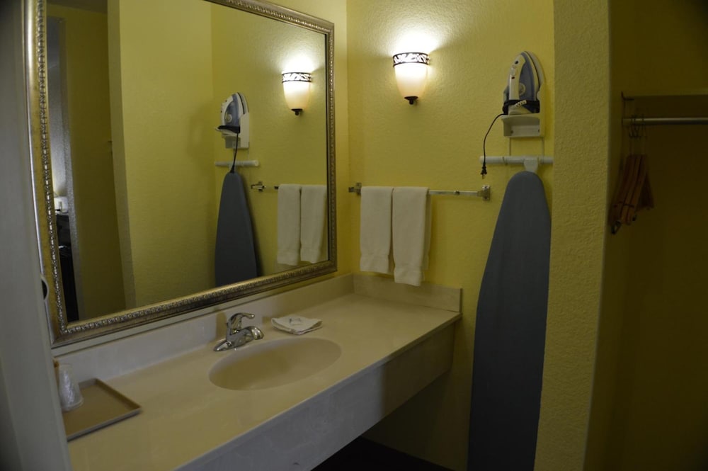 Scottish Inns Fort Worth - photo 25