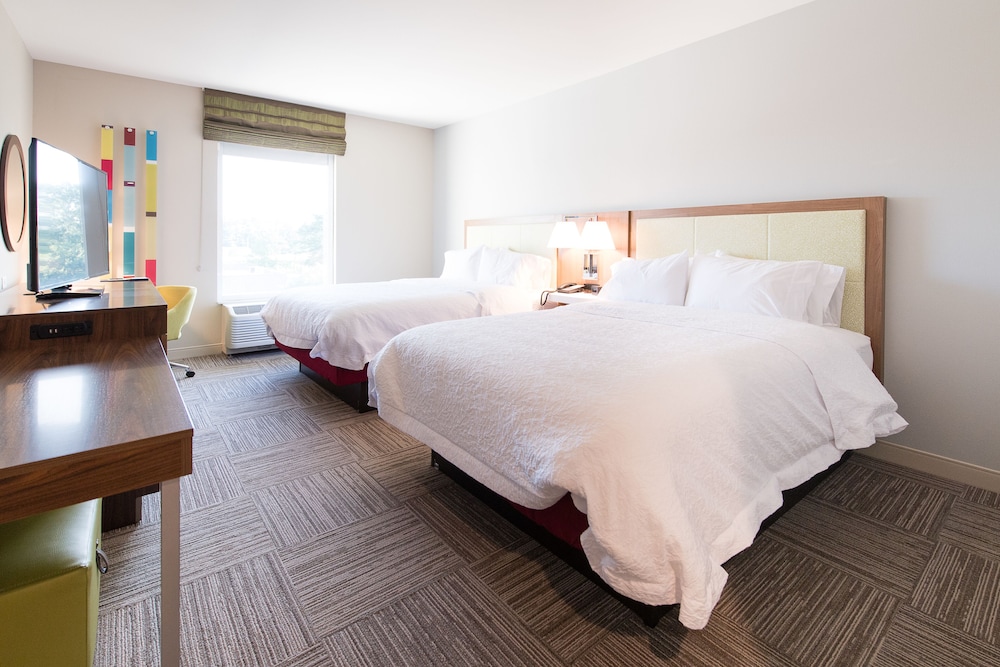 Hampton Inn & Suites Fayetteville - photo 8