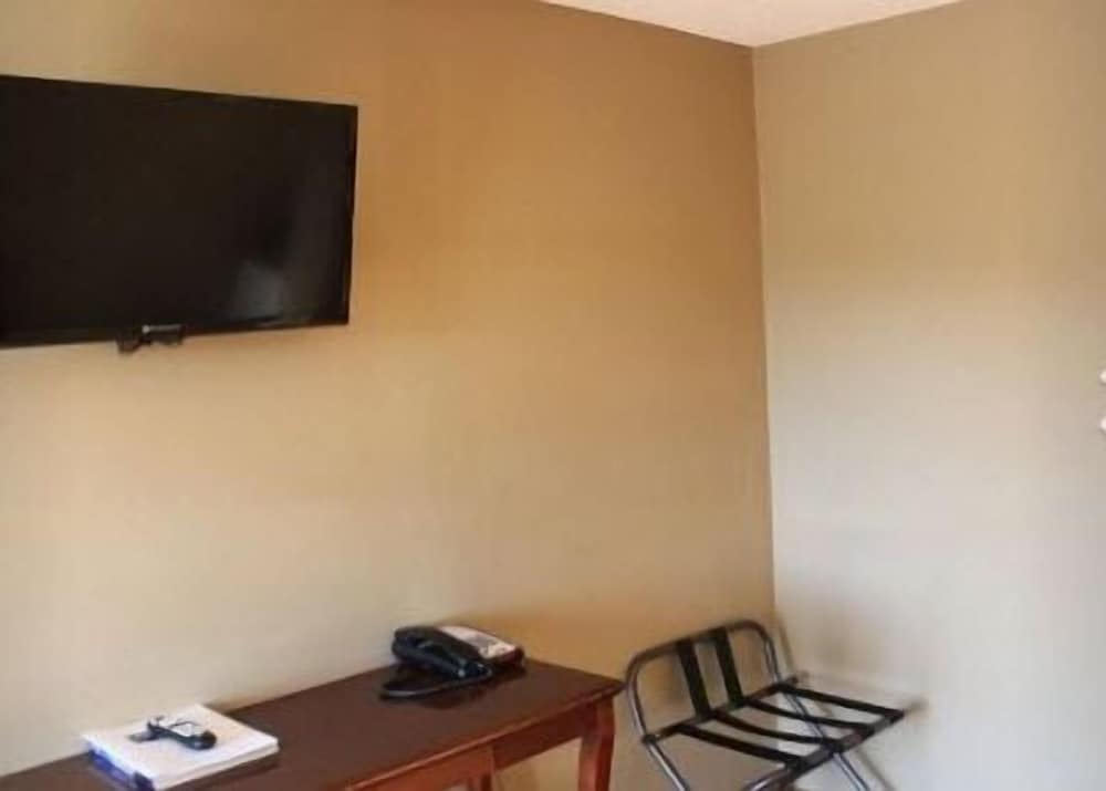 Eastwood Inn Of Wadena - photo 3