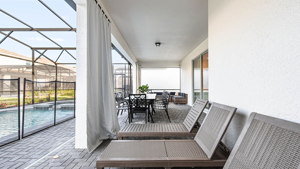 Elegant Resort Home With Loft Private Pool & Spa - photo 53