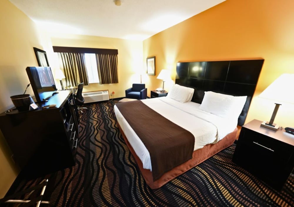 Rock Island Inn & Suites Streator IL - photo 13