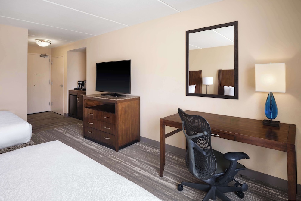 Hilton Garden Inn Houston Bush Intercontinental Airport - photo 10
