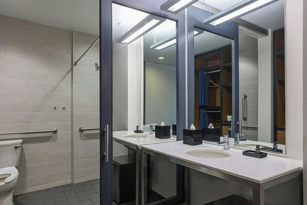 Aloft Durham Downtown - photo 36