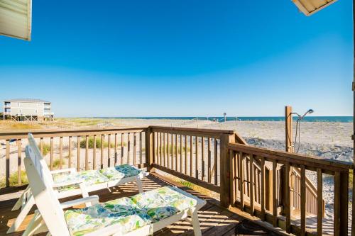 Moon Struck by Oak Island Accommodations - photo 9