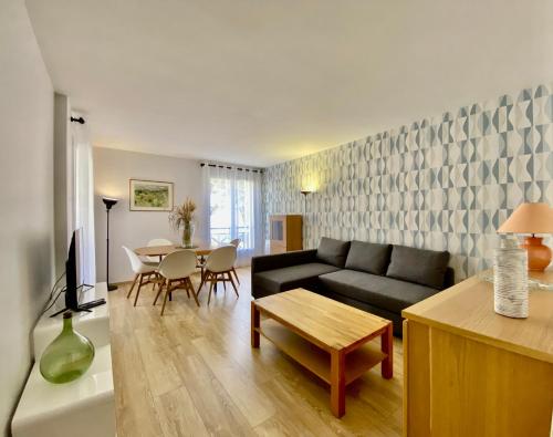 Le Beaugency Near Paris & Disneyland - last minute hotel in Unknown City