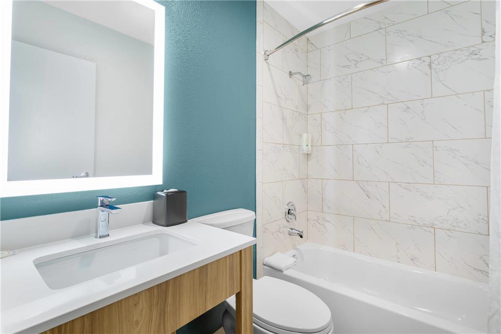 Quality Inn & Suites - photo 15
