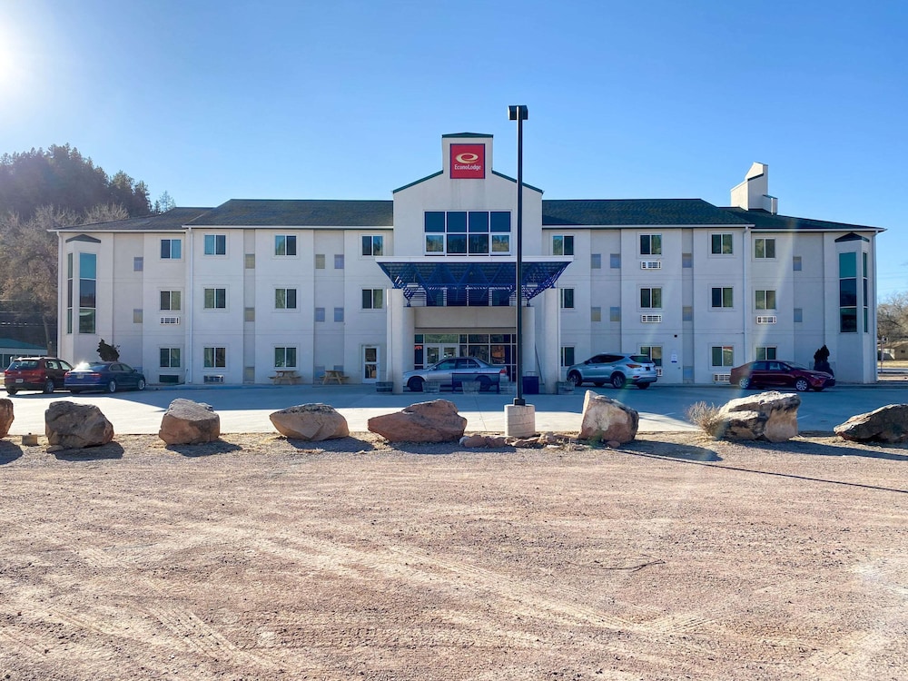 Econo Lodge Hot Springs South - photo 7