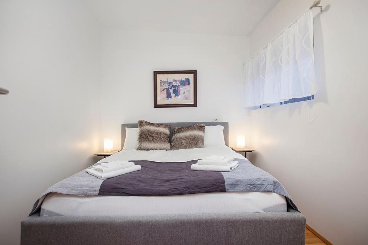 Cozy 3 Bedroom House Near the Blue Lagoon