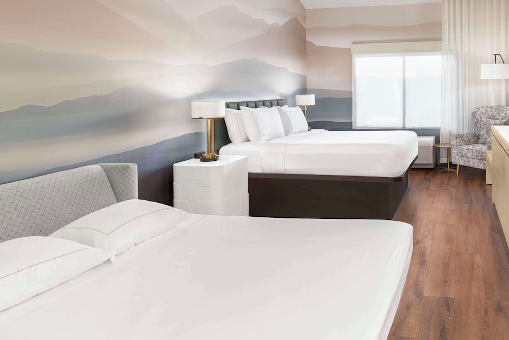 DoubleTree by Hilton Phoenix Gilbert - photo 24