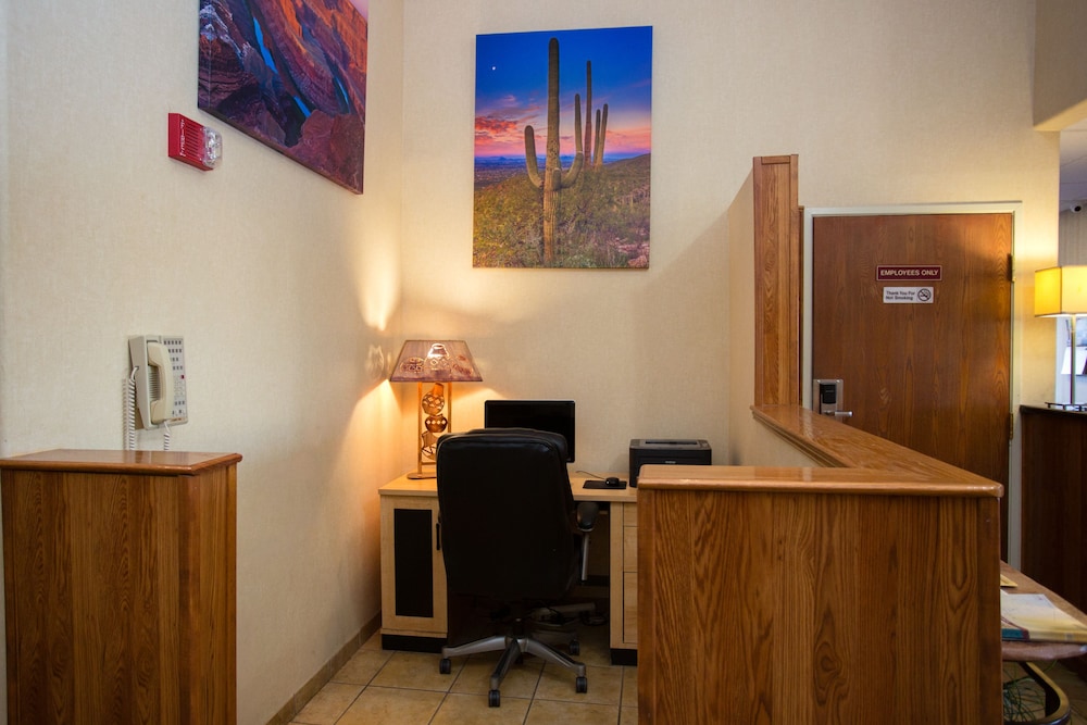 Vagabond Inn Executive Green Valley - photo 27