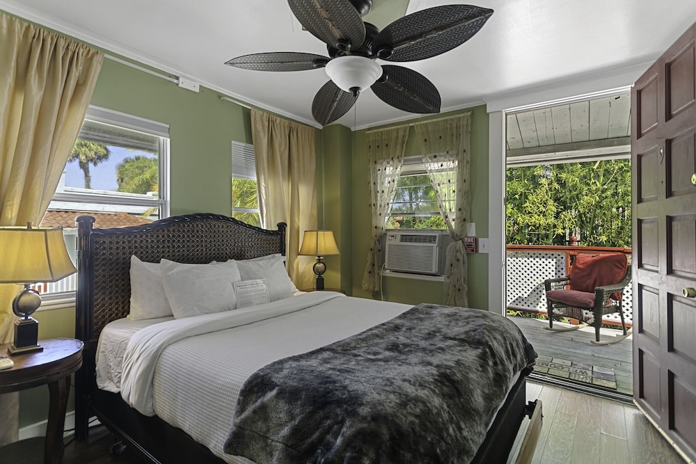 Casablanca Inn on the Bay - photo 11