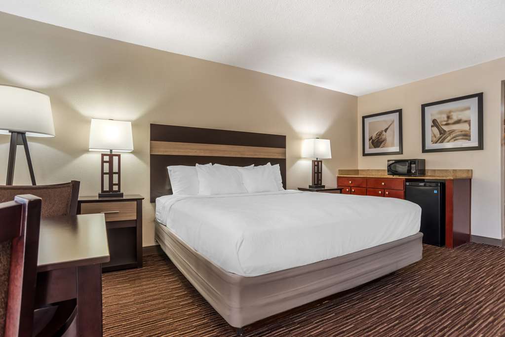 Best Western Oak Manor - photo 17