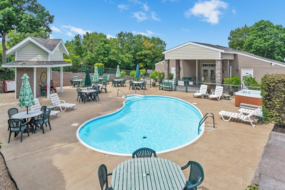 Lake Hideaway Waterfront Condo w Resort Perks - photo 11