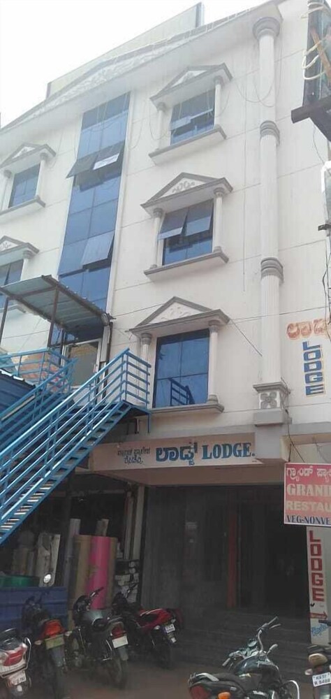 Iroomz Grand Palace in Koppal, India