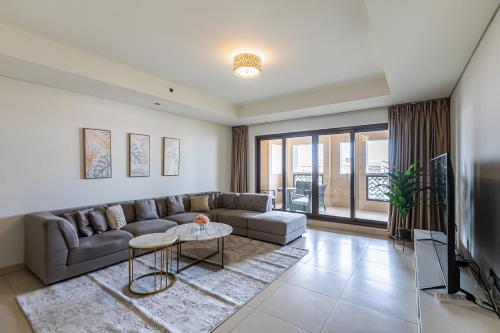 Balqis I Renovated 3BDR with 1 maid room I Palm Jumeirah — 4-Star Luxury Hotel in Dubai, United Arab Emirates