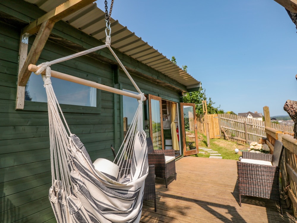 Dart View Hideout - carbon neutral hotel in Totnes