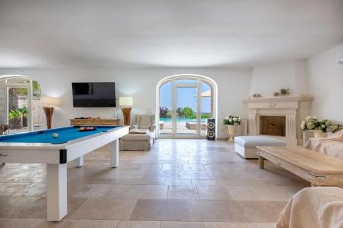 Villa Cavaliere — 4-Star Luxury Hotel in Martina Franca, Italy