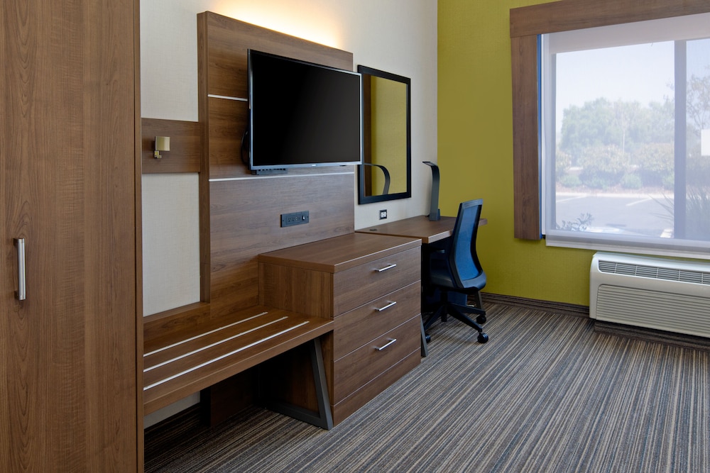 Holiday Inn Express Hotel & Suites Atascadero by IHG - photo 13