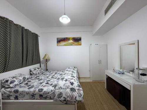 Room - carbon neutral hotel in Unknown City