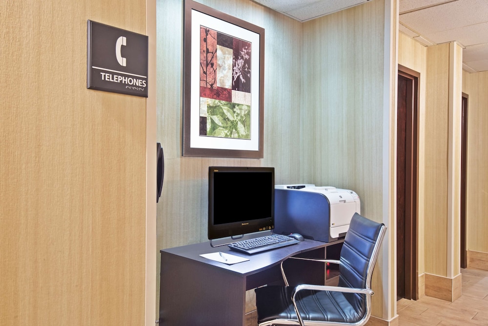 Hampton Inn Huntington Barboursville - photo 31