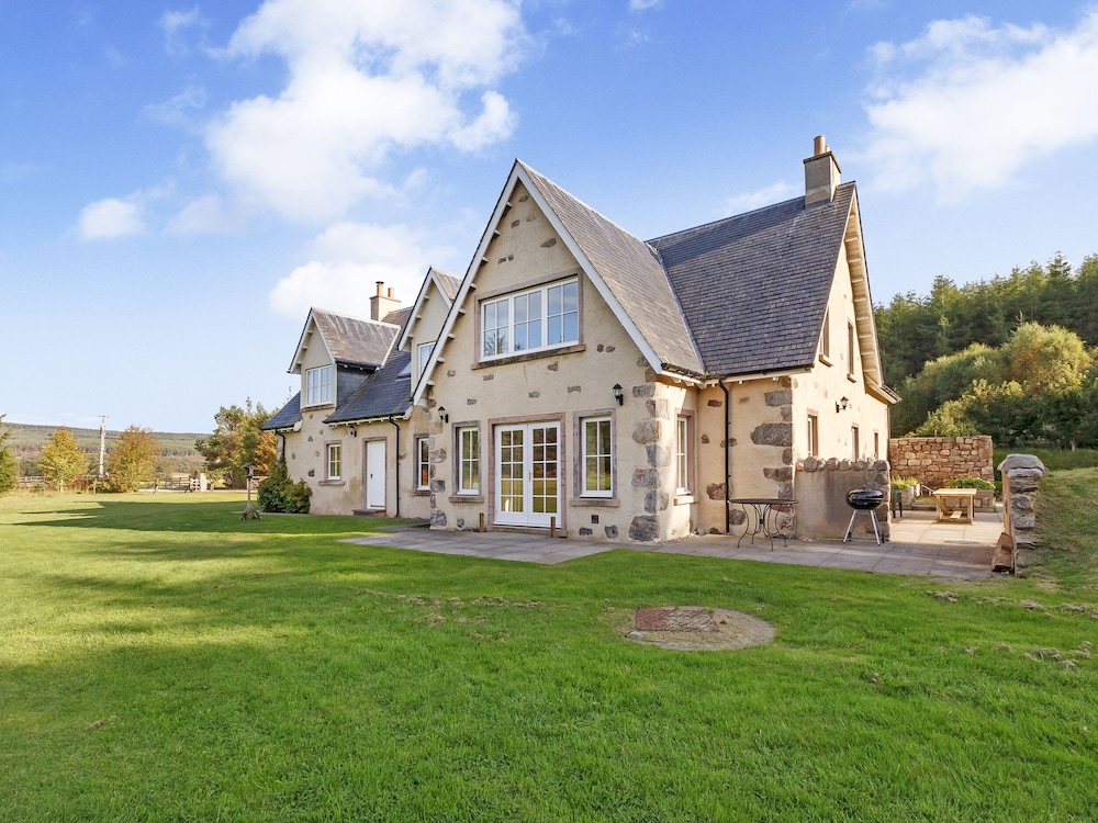 Rowan House — 4-Star Luxury Hotel in Inverness, United Kingdom
