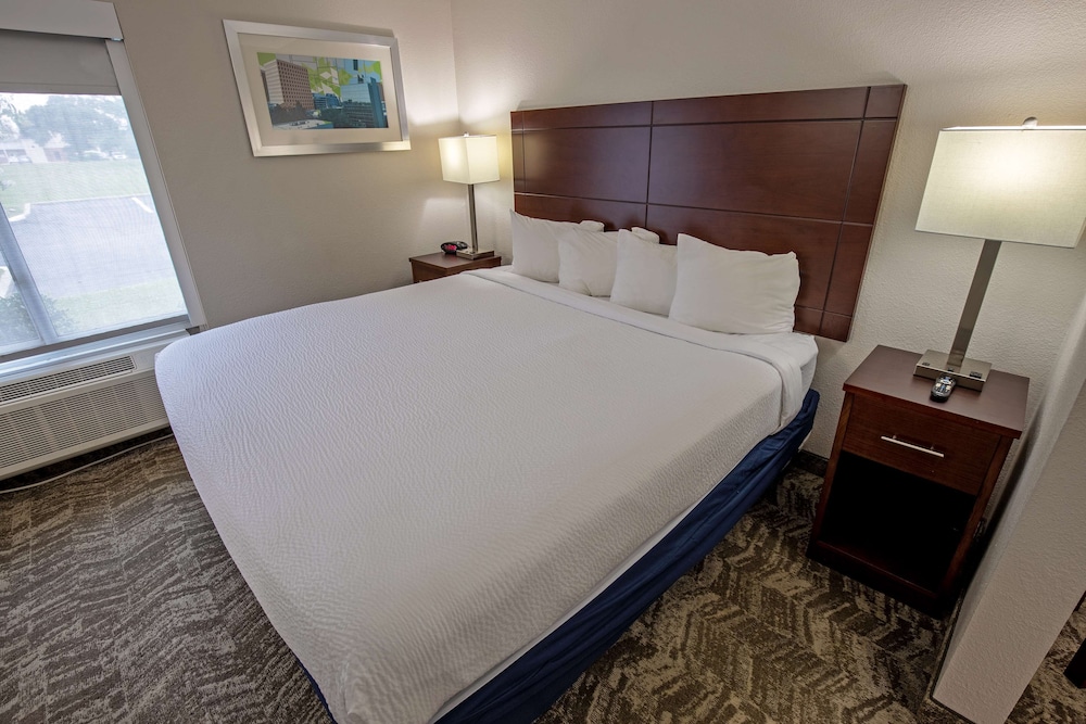 Best Western Plus Vermilion River Inn & Suites - photo 10