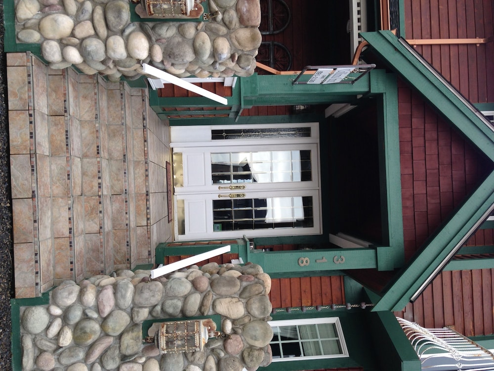 The Collins Inn and Seaside Cottages - photo 78