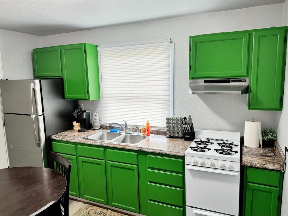 Midtown Oasis - photo 9