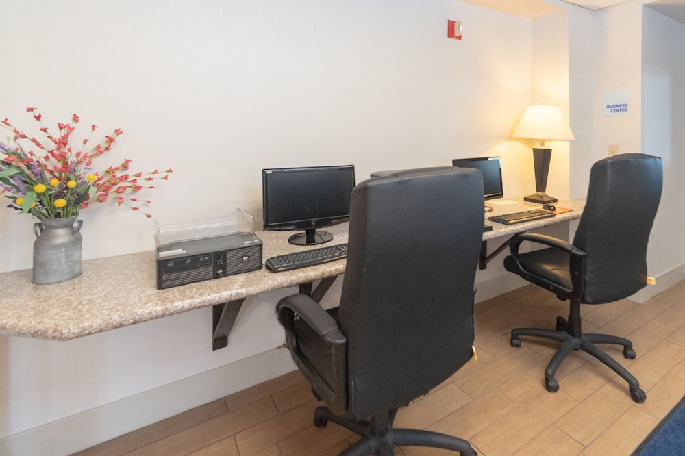 Holiday Inn Express Houghton Keweenaw by IHG - photo 59