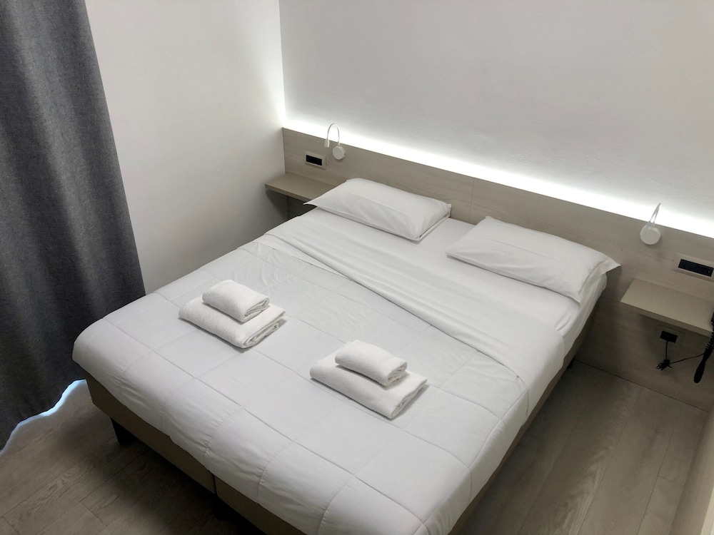 Roy Hotel — 4-Star Luxury Hotel in Silea, Italy