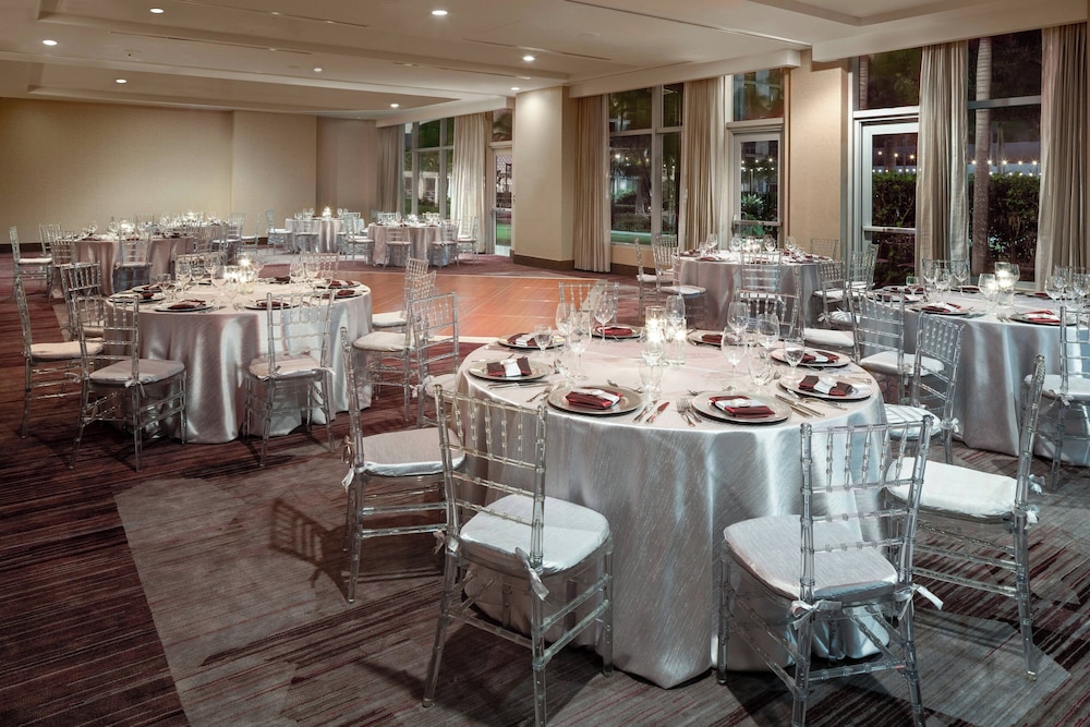 Courtyard by Marriott Miami Airport - photo 37