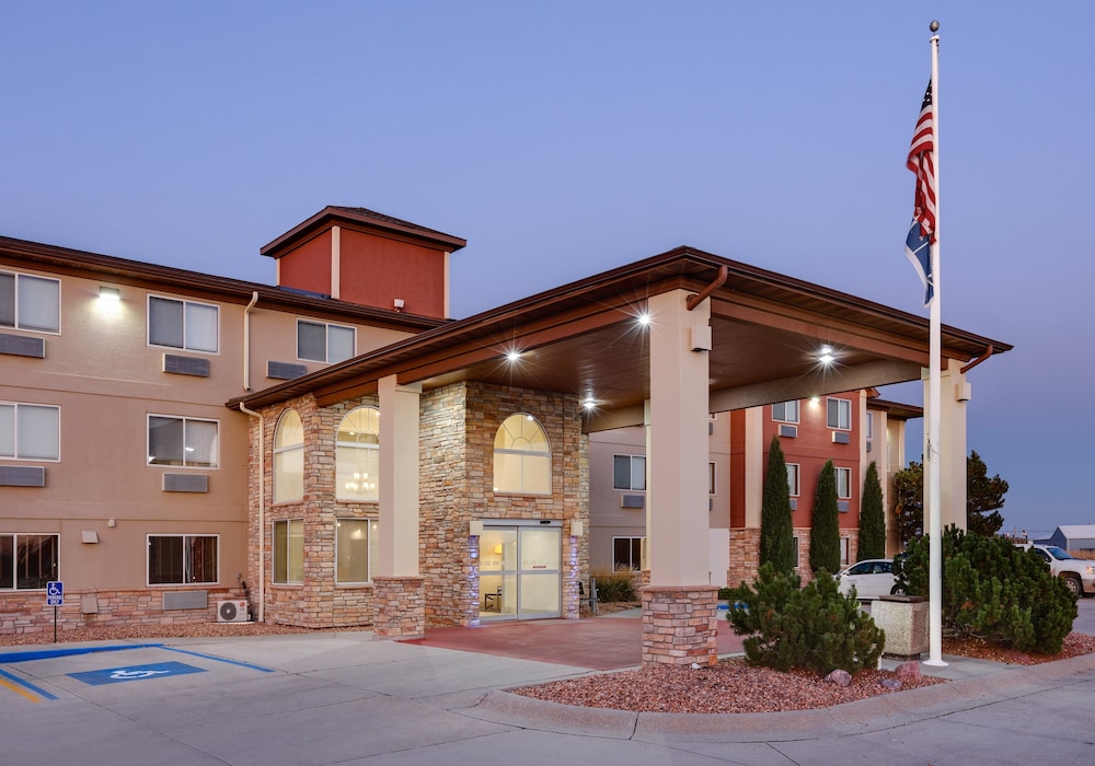 Holiday Inn Express Hotel & Suites Scottsbluff Gering by IHG - photo 41