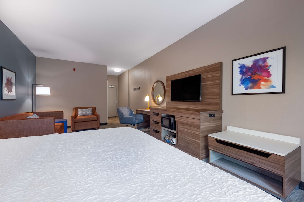 Hampton Inn St. Robert Ft. Leonard Wood - photo 15