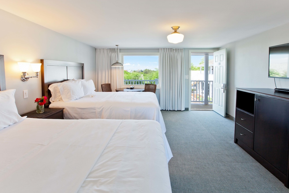 Seaglass Inn & Spa - photo 6