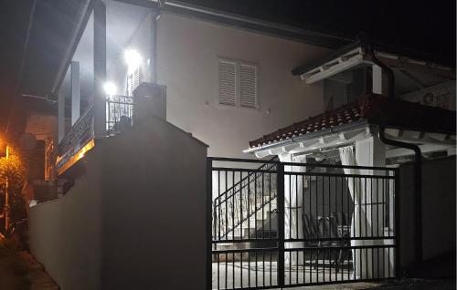 Apartment Rovanjska — 4-Star Luxury Hotel in None, Croatia