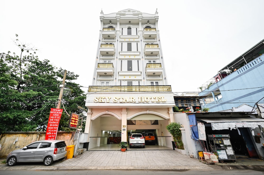 Sky Star Hotel — 4-Star Luxury Hotel in Ho Chi Minh City, Vietnam