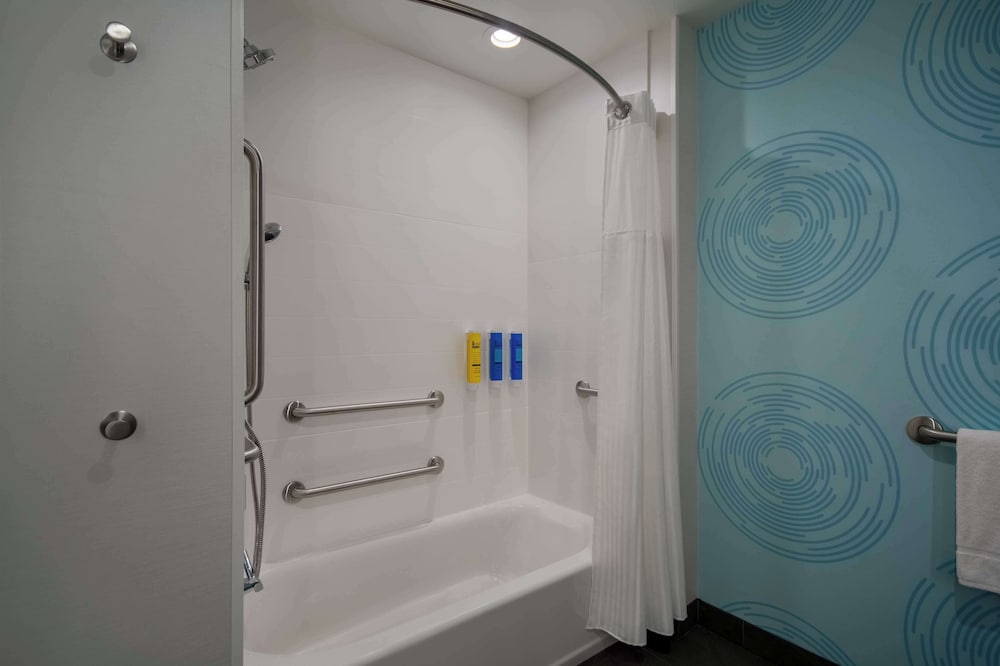 Tru by Hilton Merrillville - photo 23